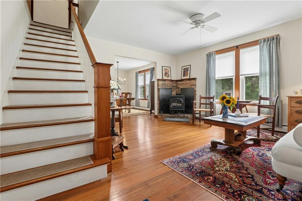 29 Howland Avenue photo 18