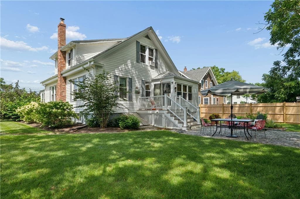 29 Howland Avenue photo 37