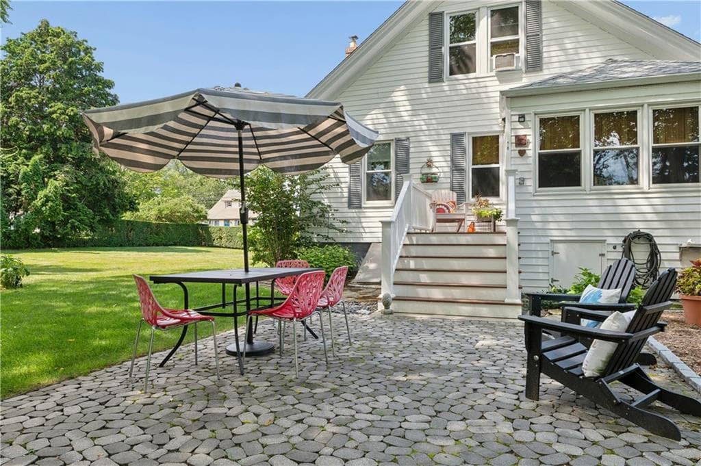 29 Howland Avenue photo 31
