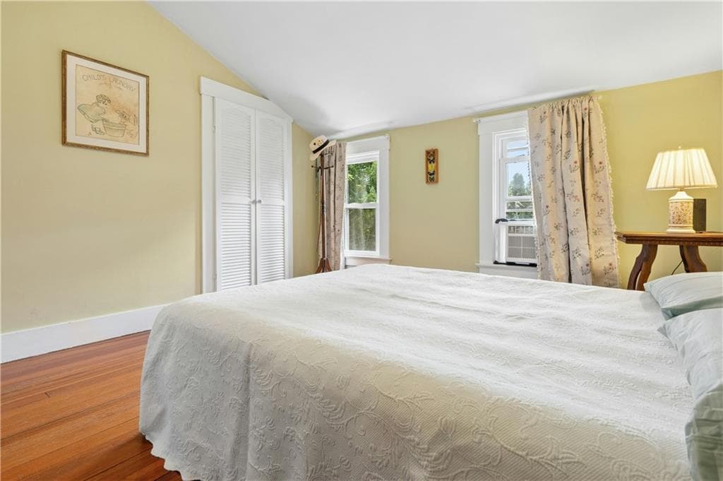29 Howland Avenue photo 21