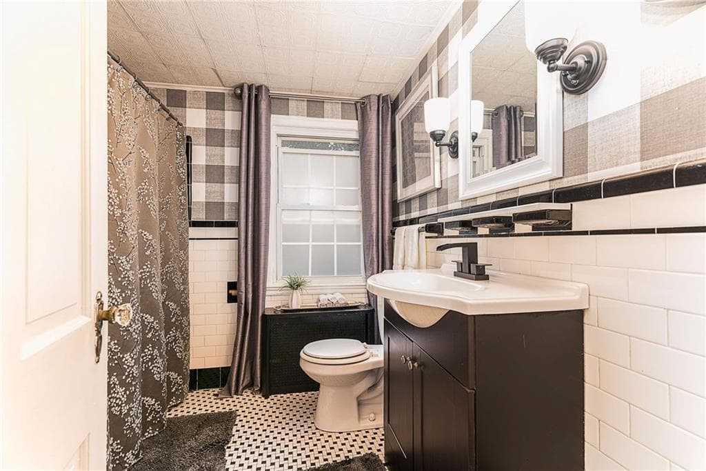 1149 Greenwich Avenue photo 24