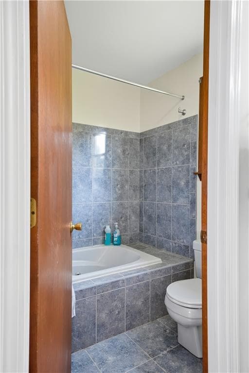 Single Family Residence at 218 Shannock Hill Road, Richmond, photo 24 of 49