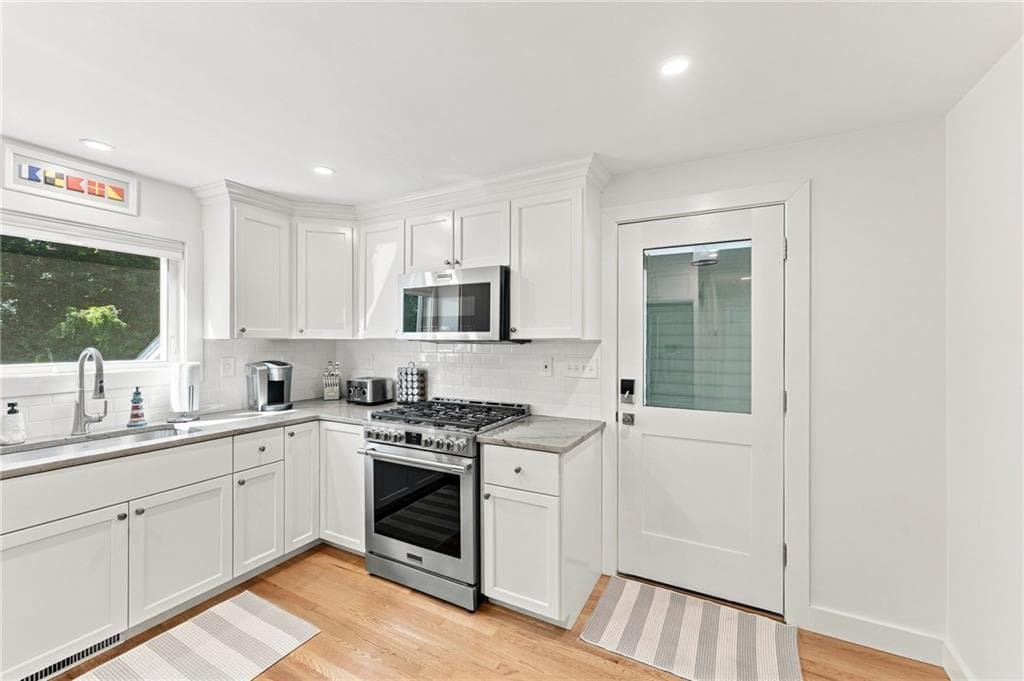 172 Bayview Avenue photo 4