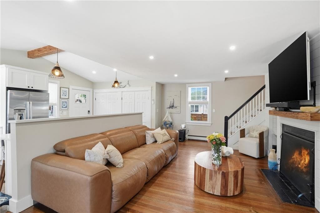 1 Staples Avenue photo 14