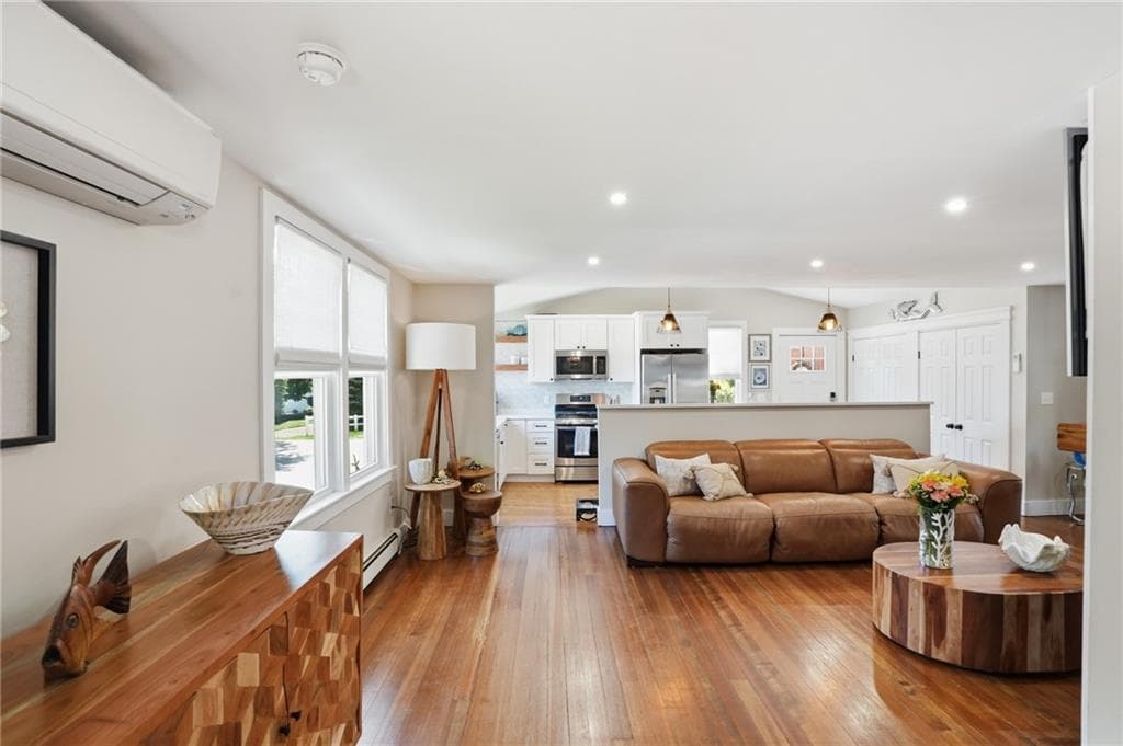 1 Staples Avenue photo 19
