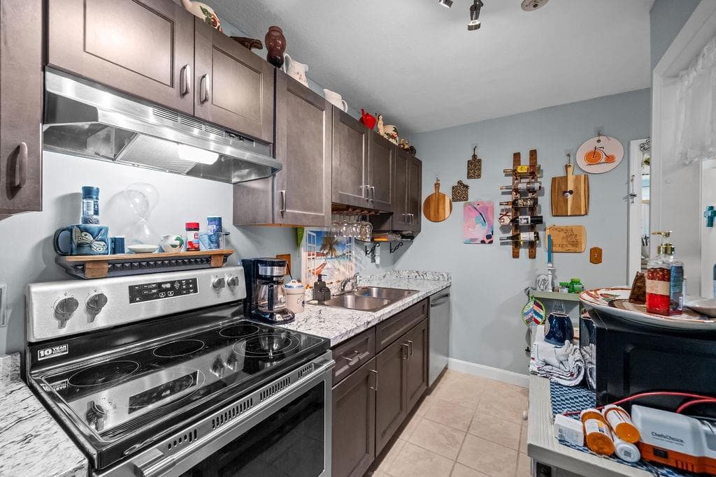 Condominium at 200 Manville Hill Road UNIT B30, Cumberland, photo 9 of 18