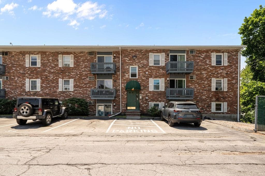 Condominium at 200 Manville Hill Road UNIT B30, Cumberland, photo 15 of 18