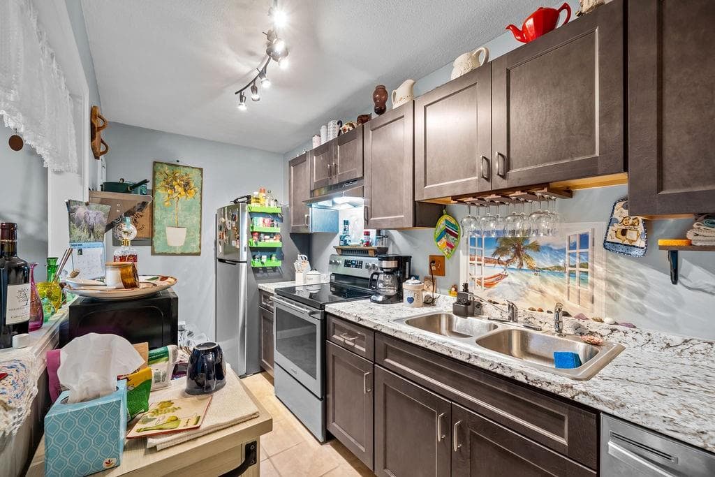Condominium at 200 Manville Hill Road UNIT B30, Cumberland, photo 8 of 18