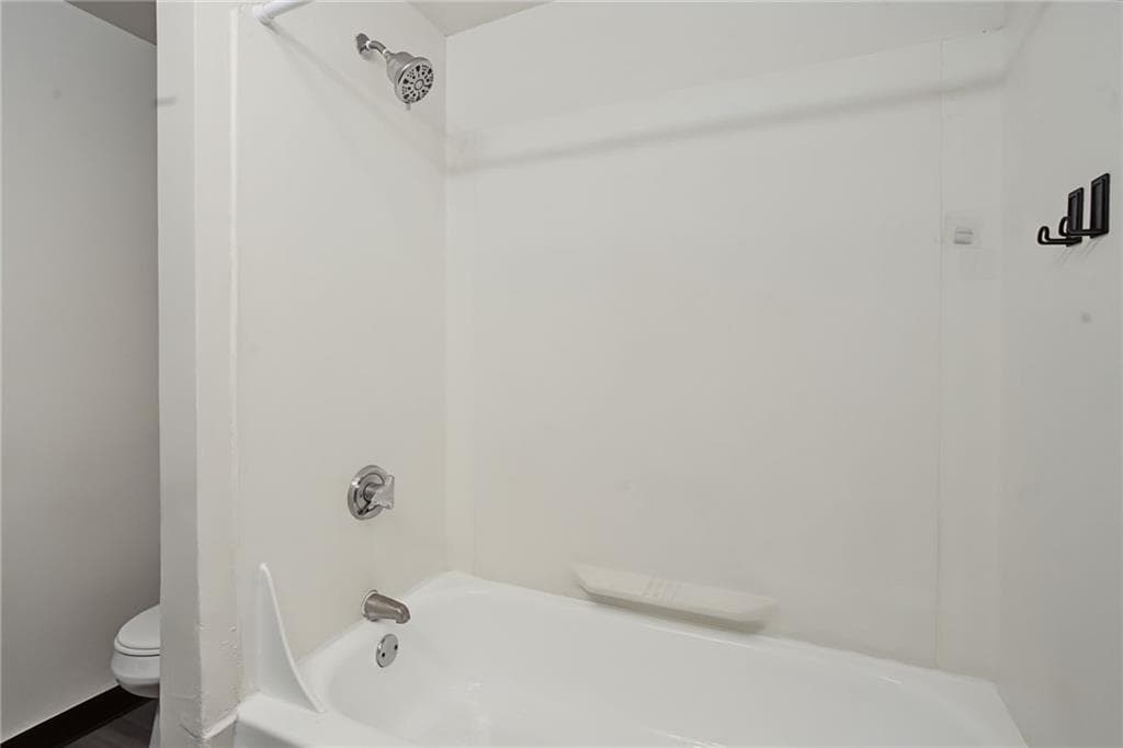 471 485 Pond Street photo 30