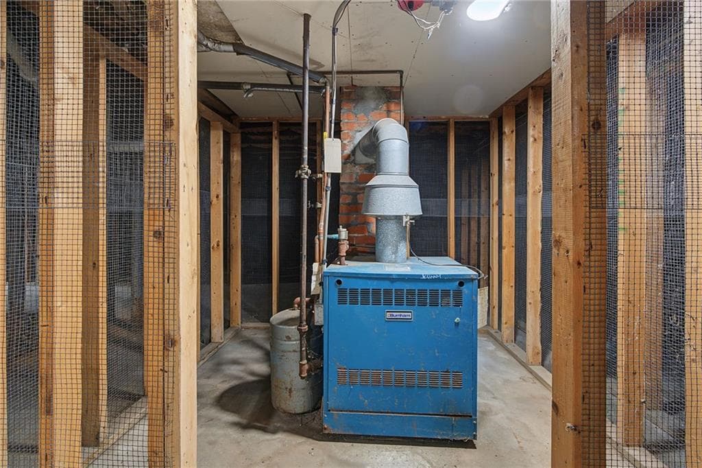 471 485 Pond Street photo 19