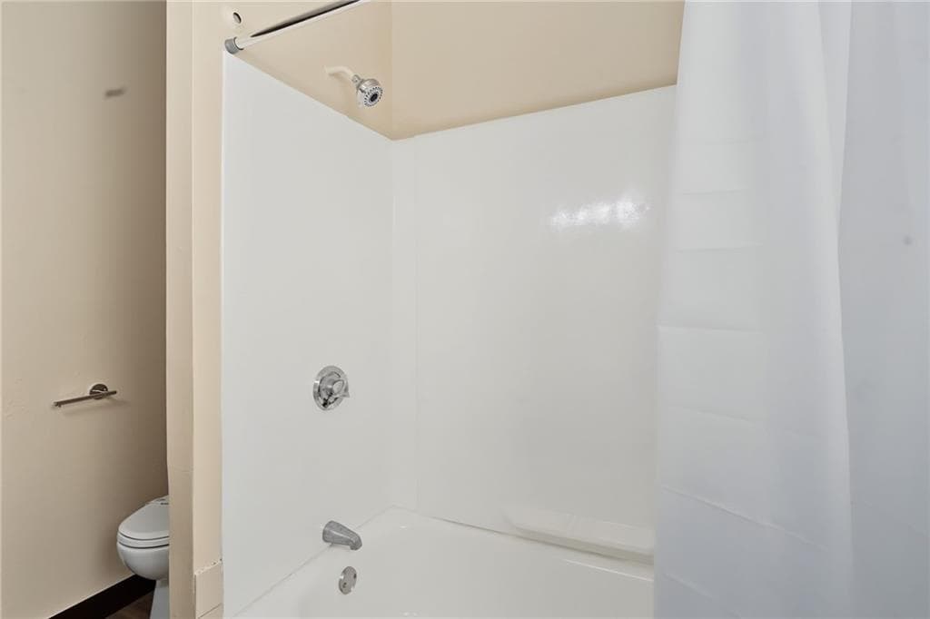 471 485 Pond Street photo 40