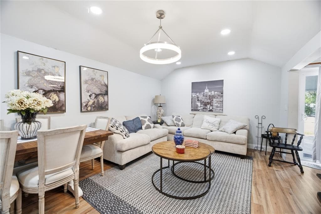 170 Beckwith Street photo 2