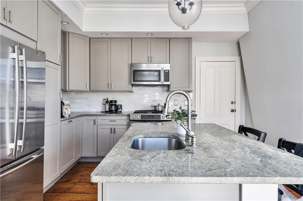 453 Angell Street photo 24