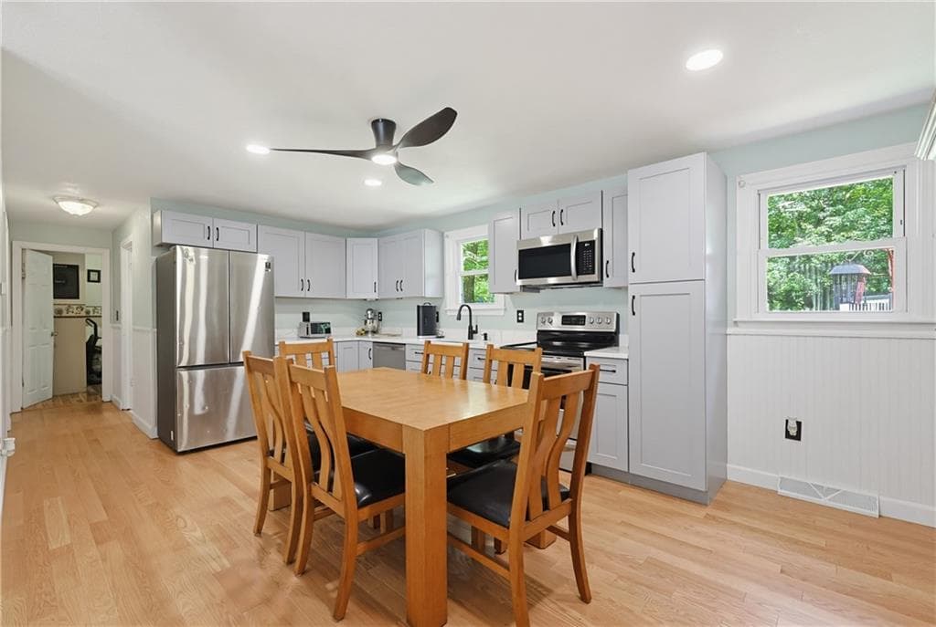 Single Family Residence at 417 Lake Washington Drive, Glocester, photo 8 of 23