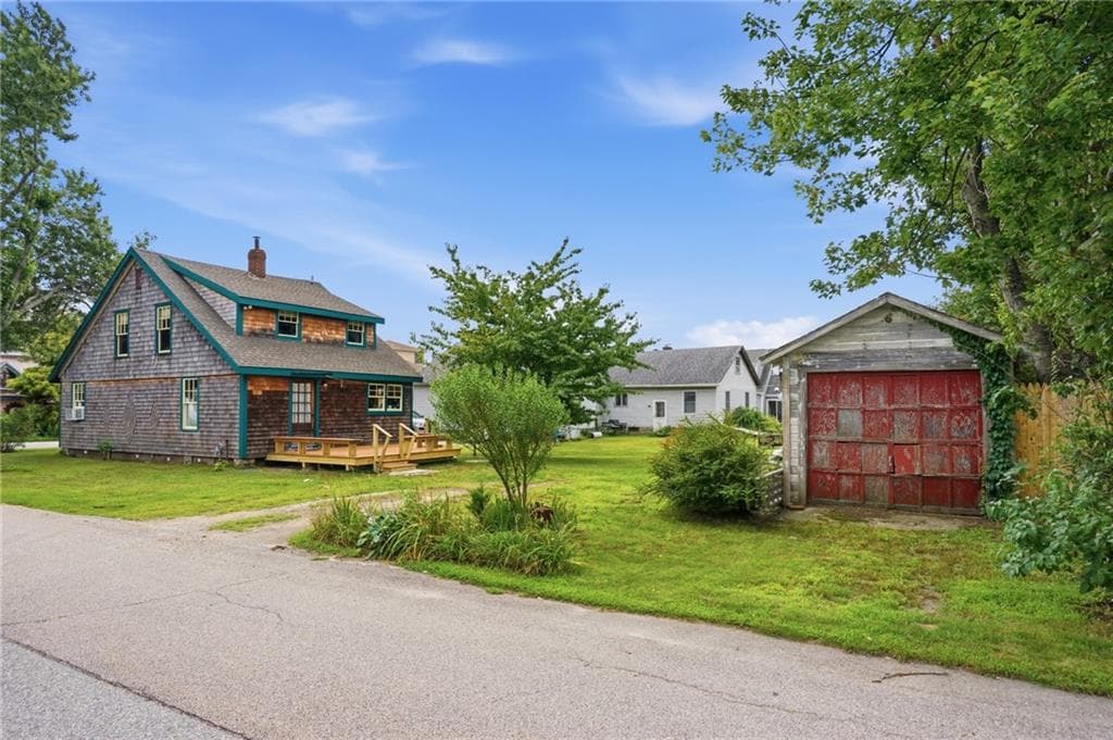 84 Narragansett Street photo 34