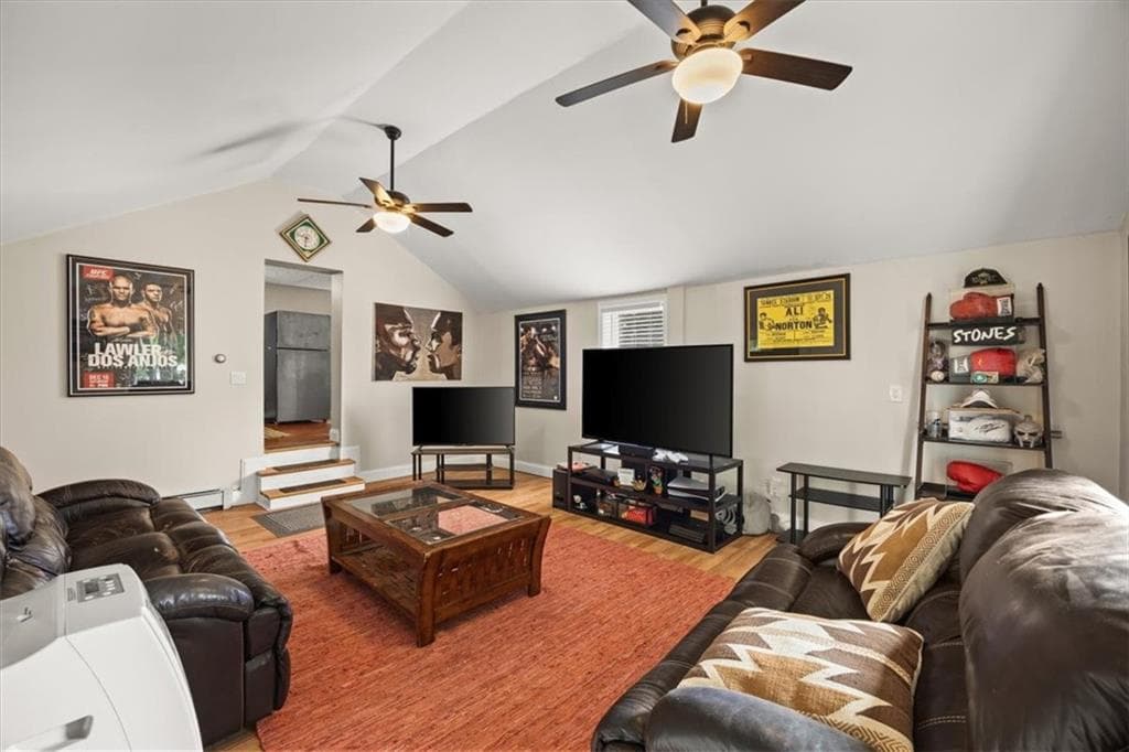 312 Blackstone Street photo 6