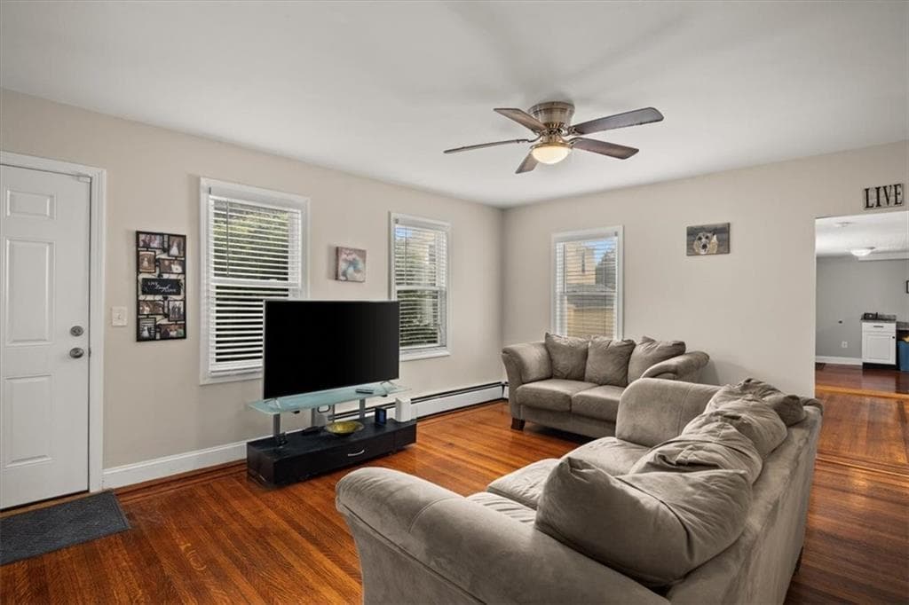 312 Blackstone Street photo 15