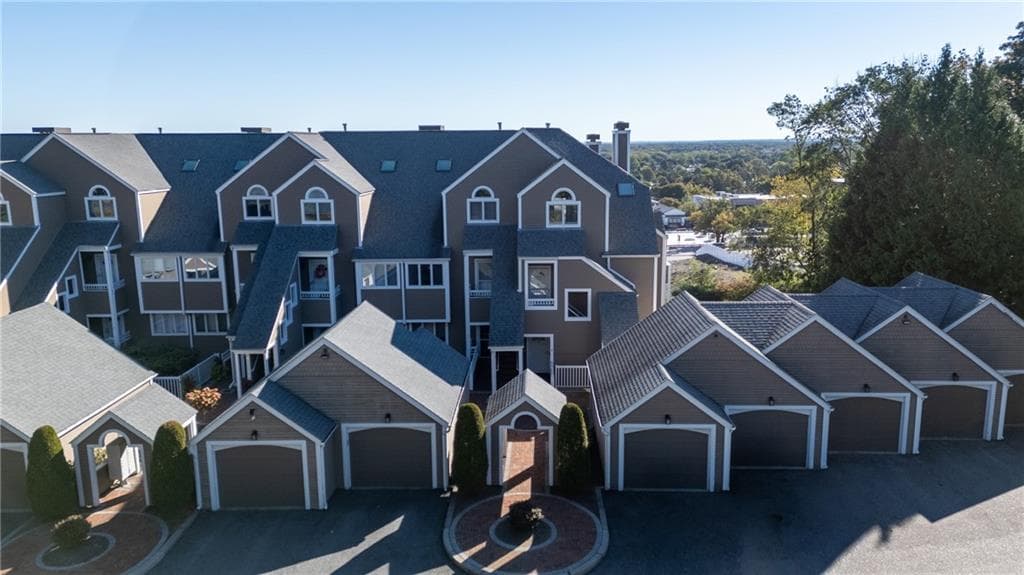 Condominium at 400 Meshanticut Valley Parkway UNIT 16, Cranston, photo 3 of 45
