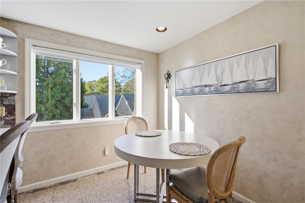 Condominium at 400 Meshanticut Valley Parkway UNIT 16, Cranston, photo 18 of 45