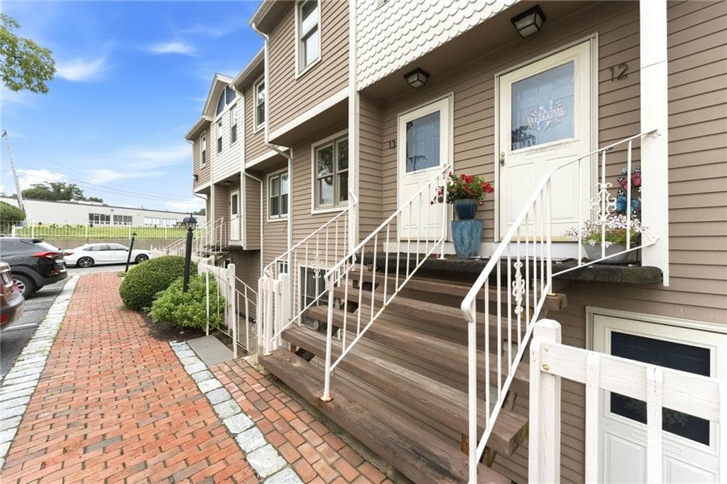 3399 Post Road UNIT 13 photo 3