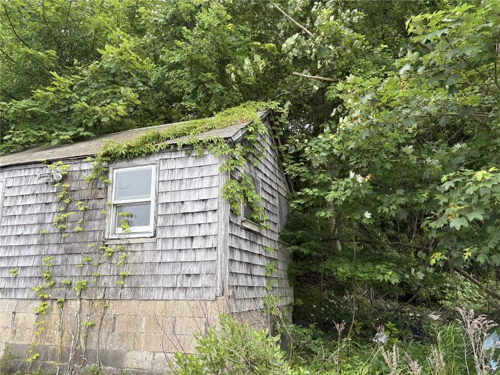 351 County Road photo 2