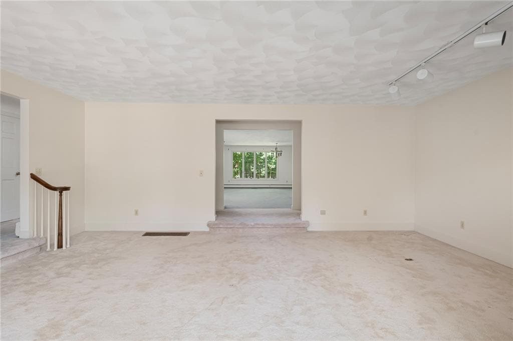 31 Lennon Road photo 19