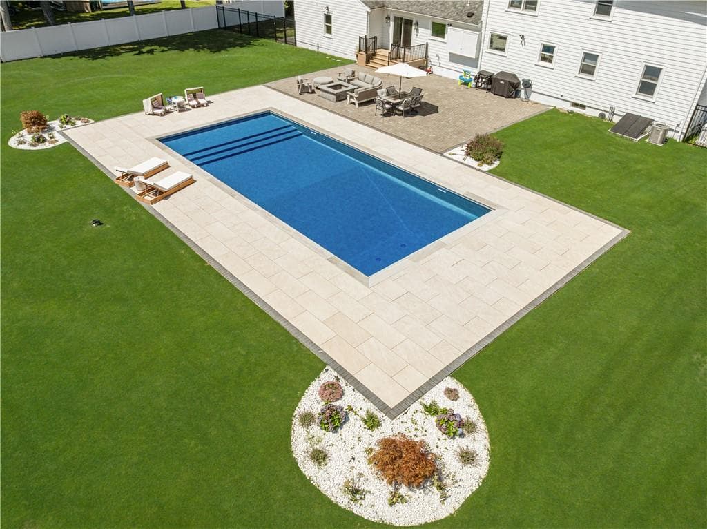 16 Lennon Road photo 44