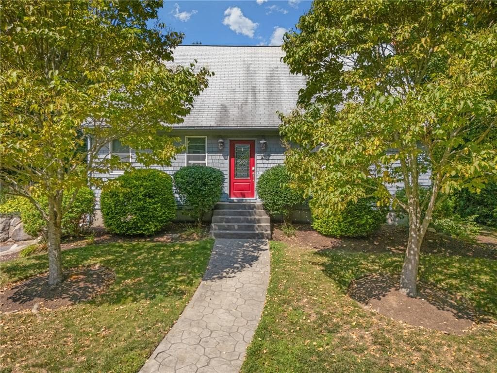 20 Oakridge Drive