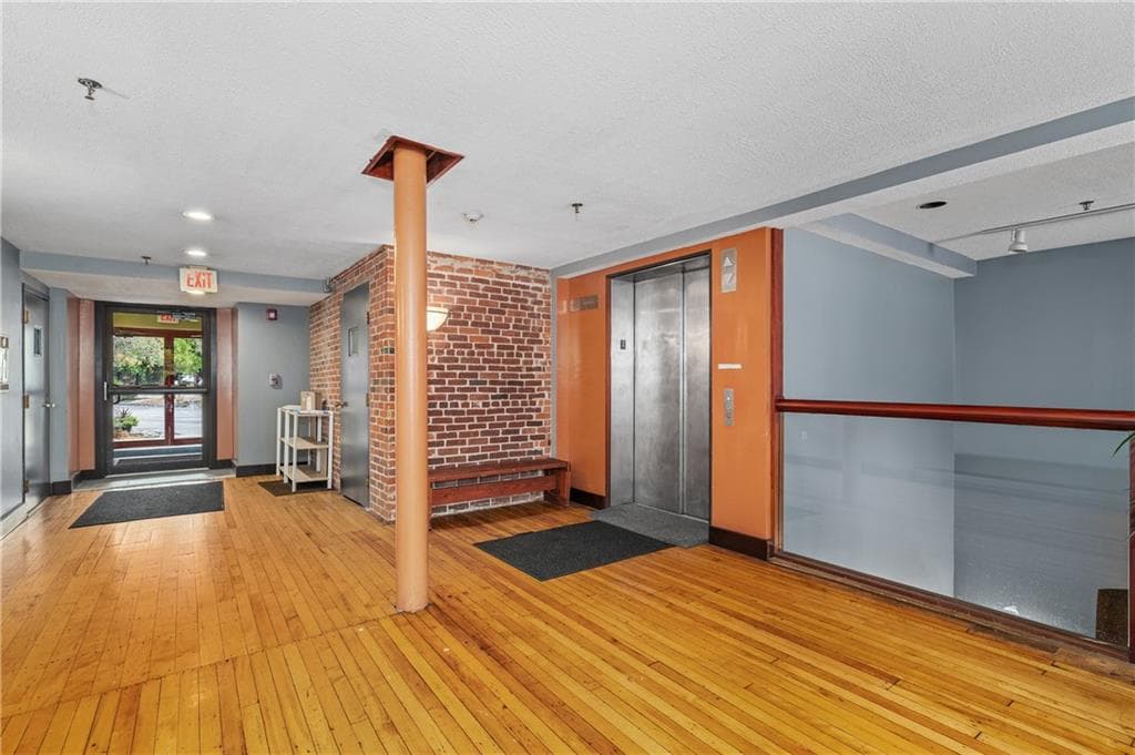 494 Woonasquatucket Avenue UNIT 101 photo 22