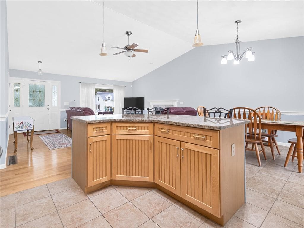 Single Family Residence at 85 Spooner Street, Warwick, photo 6 of 32