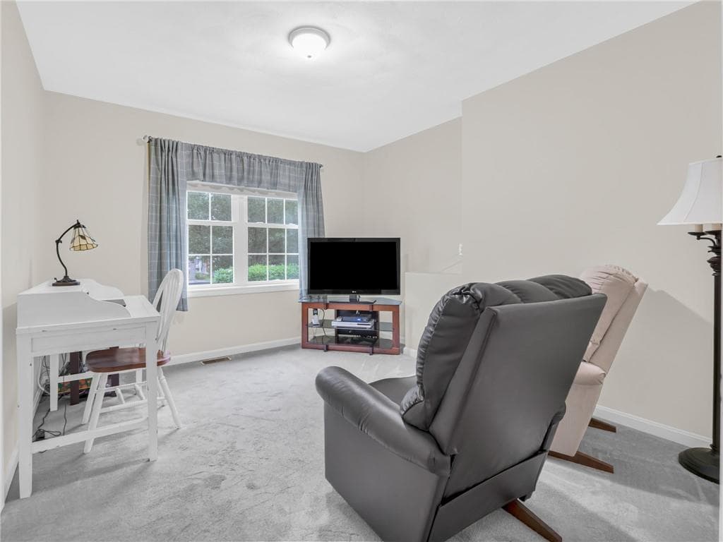 Single Family Residence at 85 Spooner Street, Warwick, photo 22 of 32