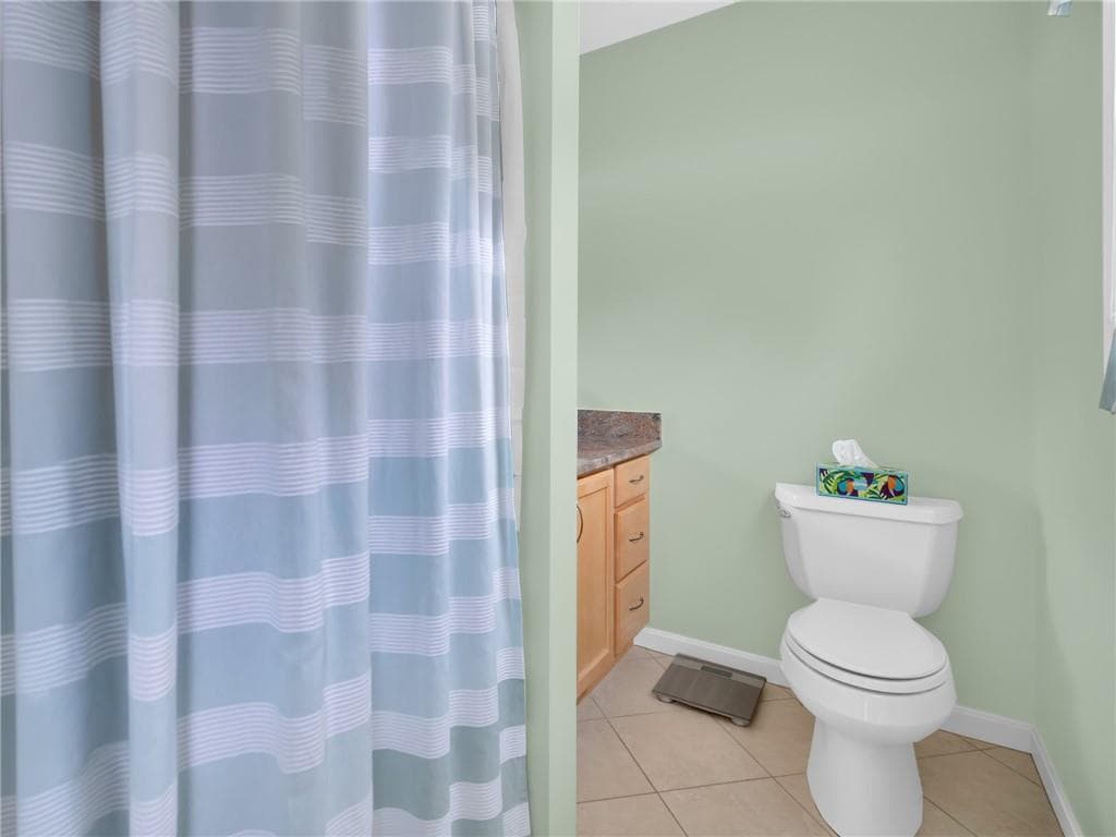 Single Family Residence at 85 Spooner Street, Warwick, photo 20 of 32