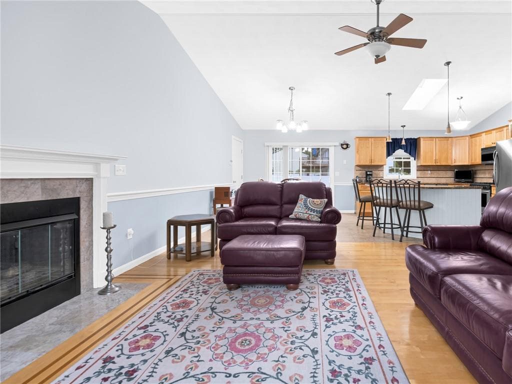 Single Family Residence at 85 Spooner Street, Warwick, photo 11 of 32