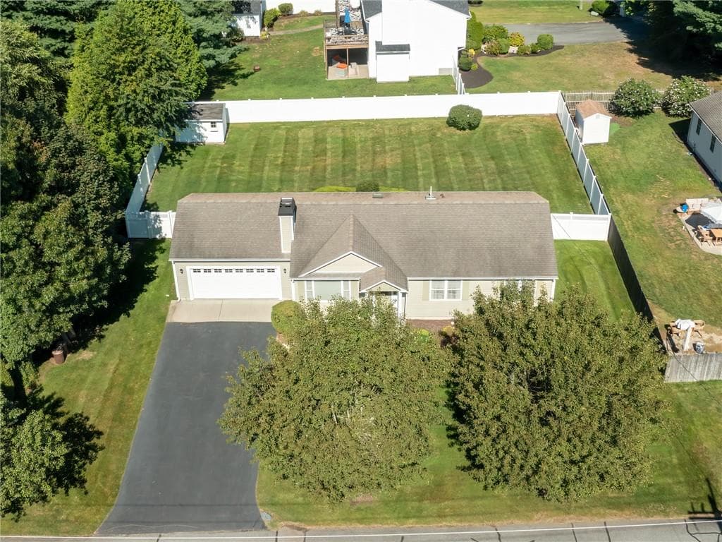 Single Family Residence at 85 Spooner Street, Warwick, photo 29 of 32