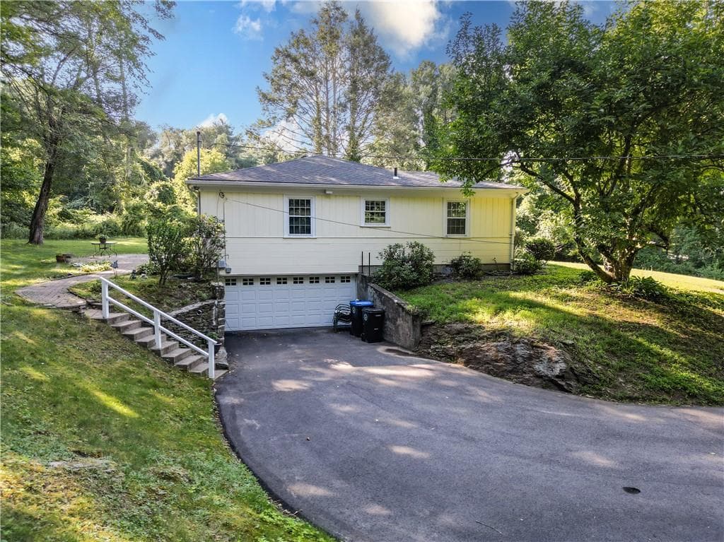Single Family Residence at 6 Old Pound Hill Road, North Smithfield, photo 27 of 40
