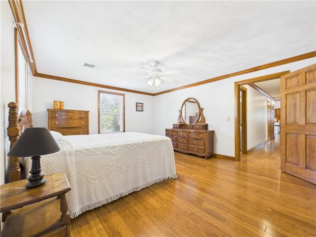 615 Taunton Avenue photo 12