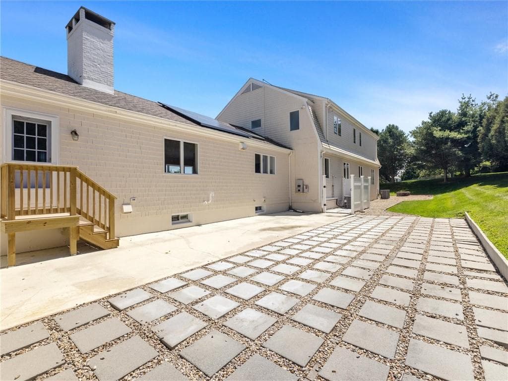 95 Holman Street photo 40