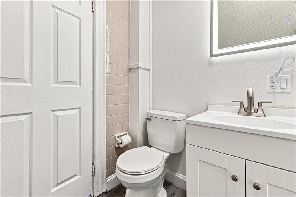 16 Deborah Street photo 43