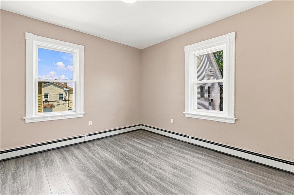 16 Deborah Street photo 32