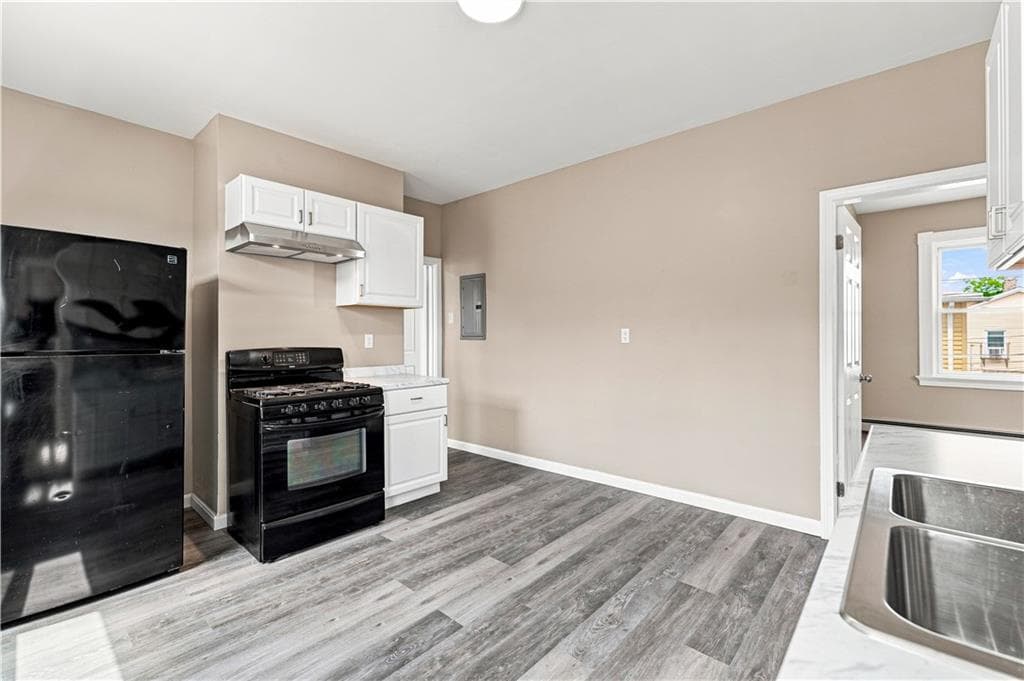 16 Deborah Street photo 28