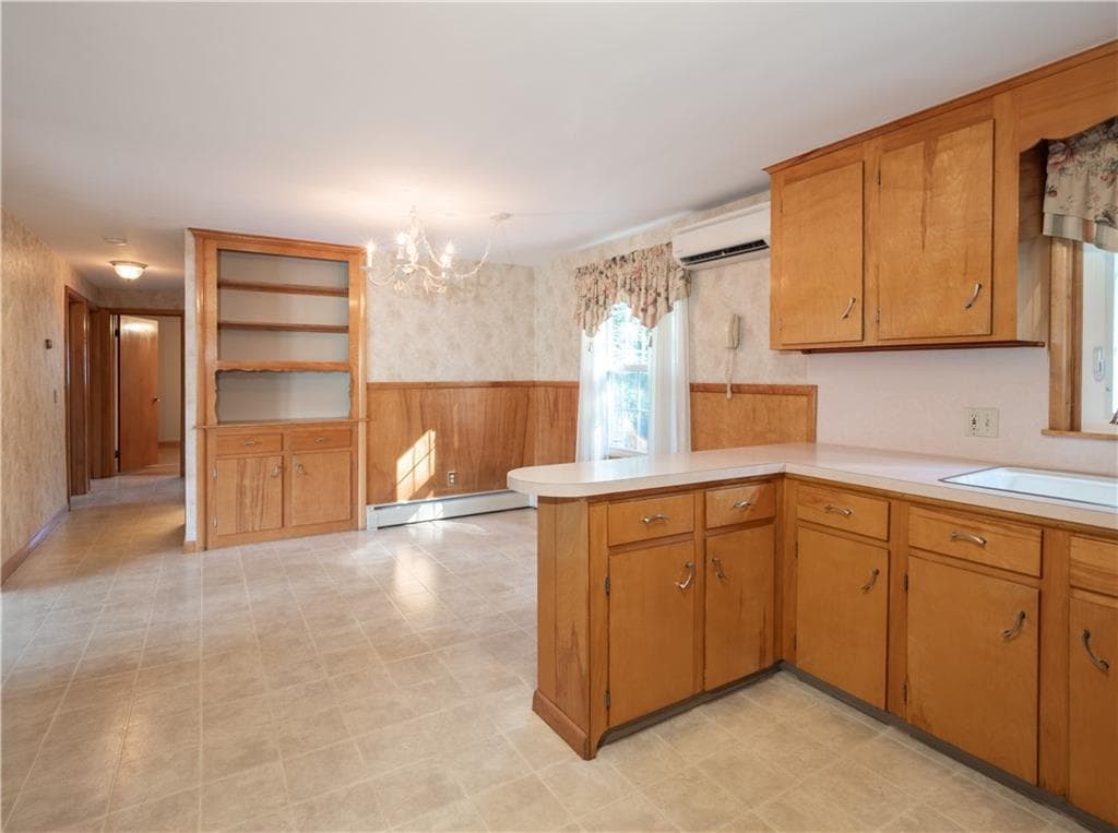 Single Family Residence at 77 Drybrook Road, Warwick, photo 16 of 35