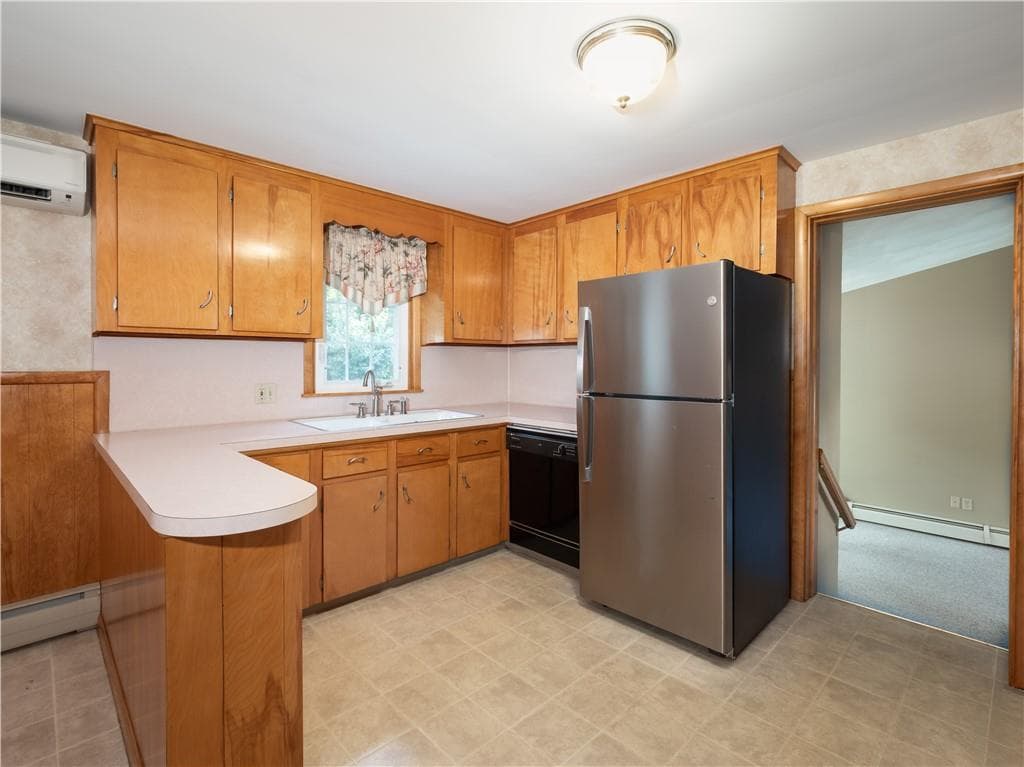 Single Family Residence at 77 Drybrook Road, Warwick, photo 15 of 35