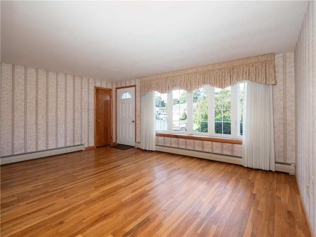 Single Family Residence at 77 Drybrook Road, Warwick, photo 11 of 35