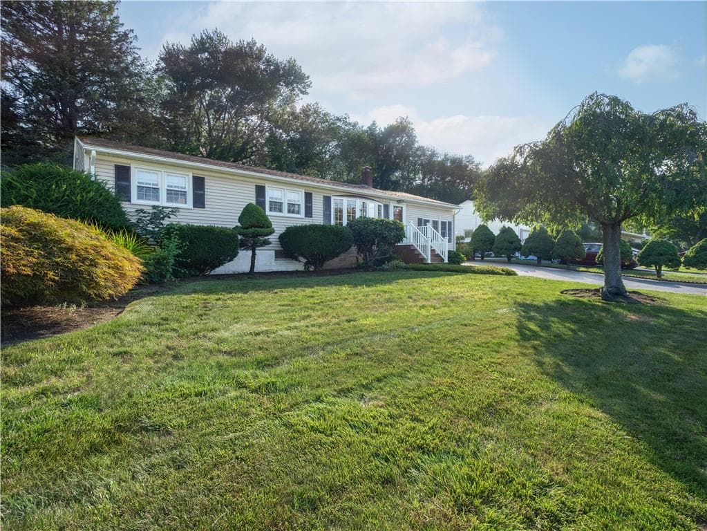 Single Family Residence at 77 Drybrook Road, Warwick, photo 4 of 35