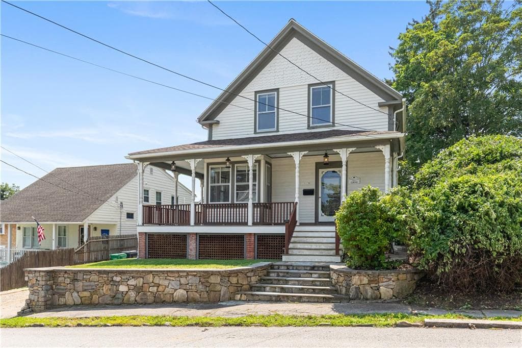Single Family Residence at 20 Spring Garden Street, Warwick, photo 9 of 50
