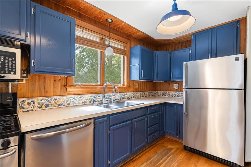 Single Family Residence at 20 Spring Garden Street, Warwick, photo 24 of 50