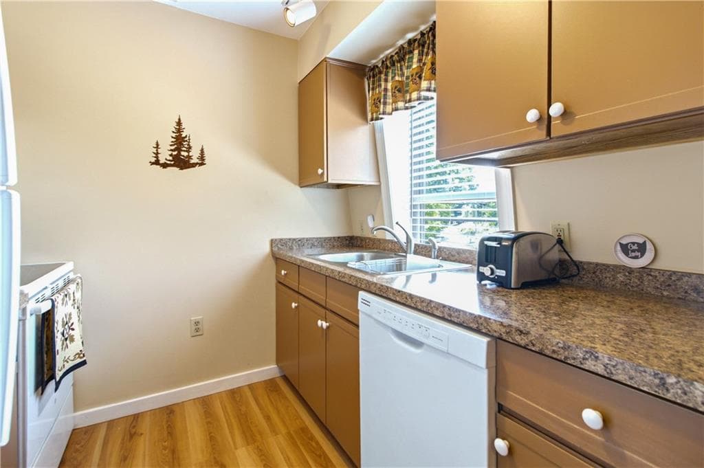 27 Higgins Street UNIT 201 photo 8