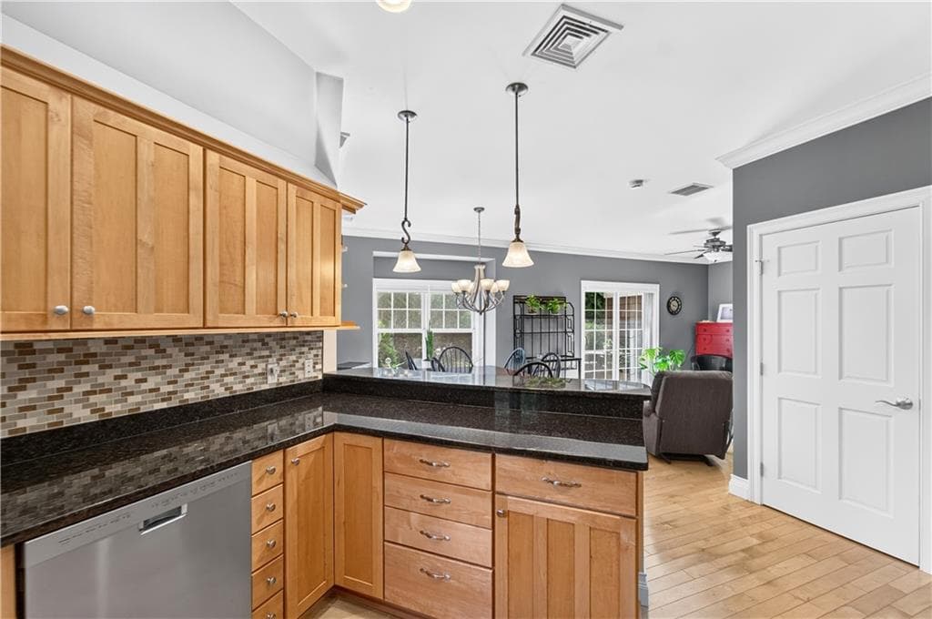 23 Franklin Street UNIT 6 photo 9