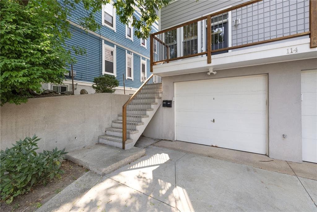 114 Ring Street UNIT 1 photo 3