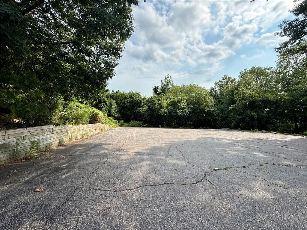 230 Airport Road photo 5
